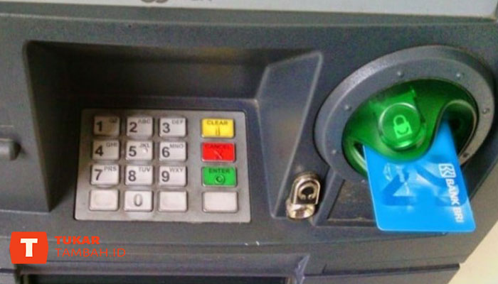 Masukkan Kartu ATM dan PIN ATM BRI